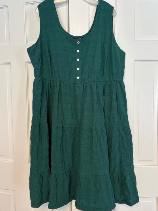 BloomChic Dresses & Skirts - BloomChic Green Tiered Sleeveless Dress